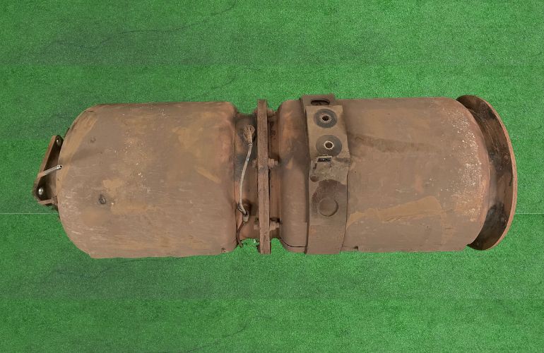 三分割のマフラー画像